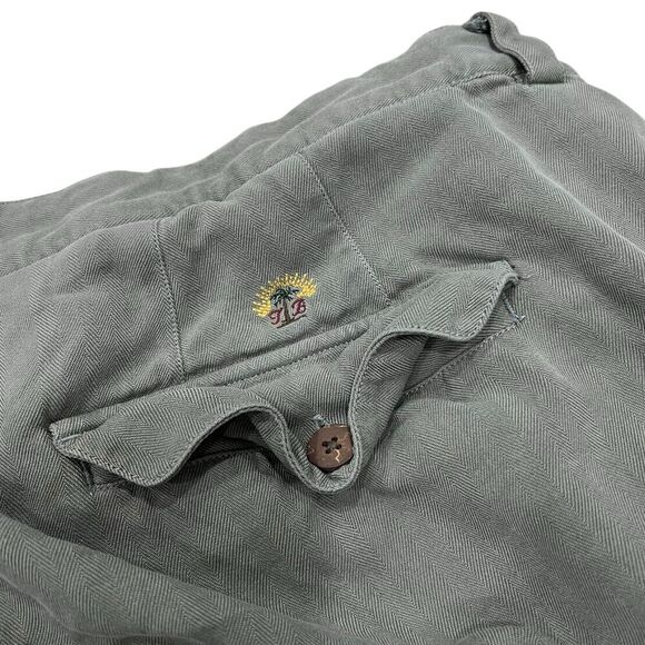 Tommy Bahama Gray 100% Silk Pleated Shorts 42 - Picture 2 of 3